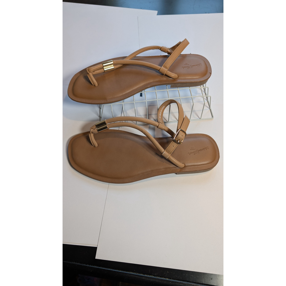 NWOT Women's Universal Thread Sandals Size 9.5 Tan - Picture 2 of 4